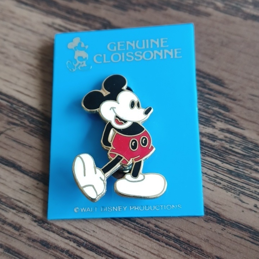 Vintage Mickey Mouse Cloisonné pin